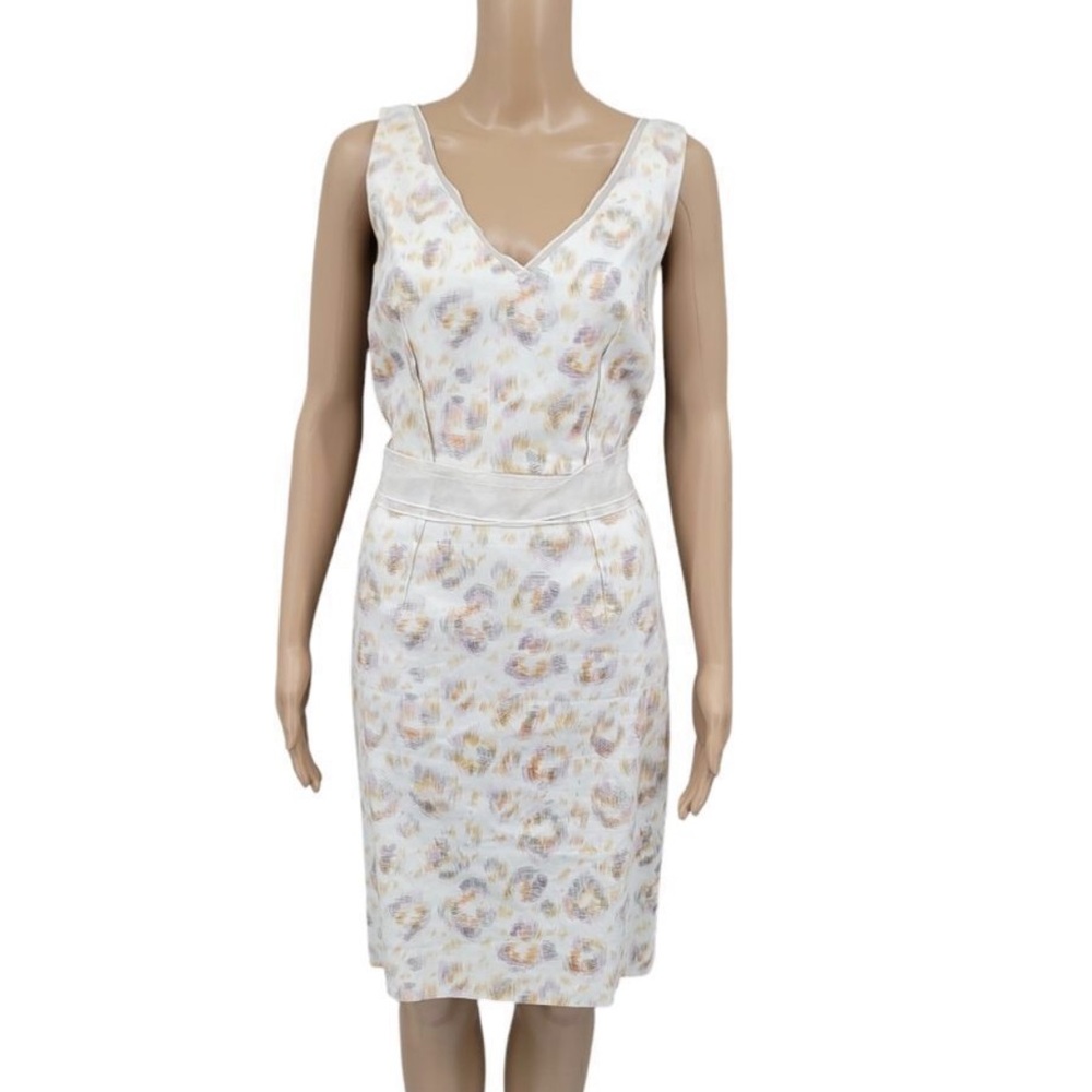 Elegant Sleeveless Floral Dress